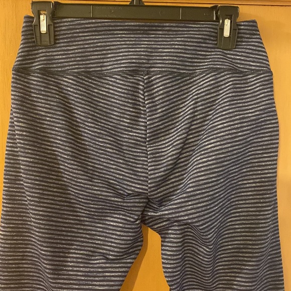 Duluth Company Women’s Striped Yoga Pants Legging Stretch Navy Blue Size Small - Picture 6 of 9